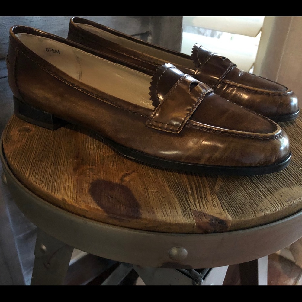 NWOT Vero Cuoio Loafers - Picture 2 of 9